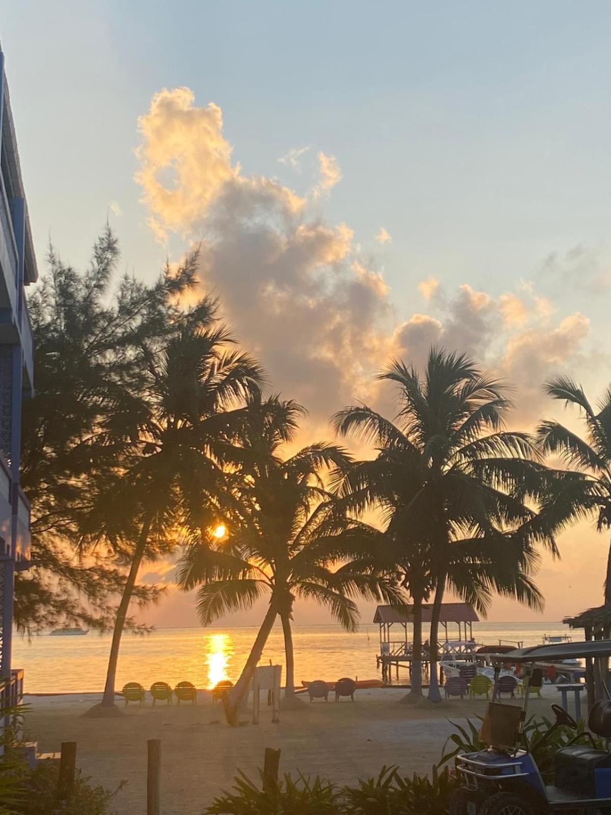 Anchorage Beach Resort キー・カーカー エクステリア 写真