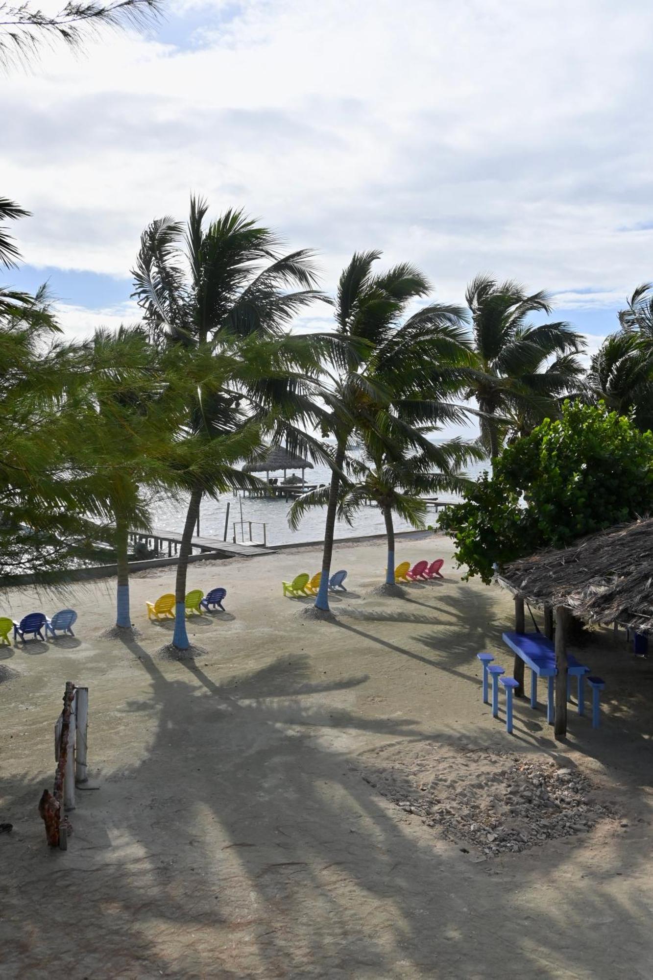 Anchorage Beach Resort キー・カーカー エクステリア 写真