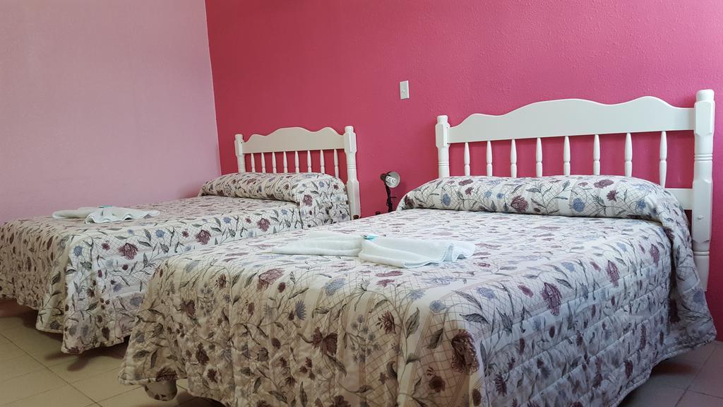 Anchorage Beach Resort キー・カーカー エクステリア 写真